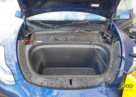 2023 Tesla Model Y Awd/Long Range Dual Motor All-Wheel Drive z USA, uszkodzony, nr VIN 7SAYGDEE6PF969696